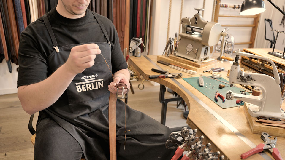 Jeder Gürtel wird liebevoll von Hand gerfertigt
